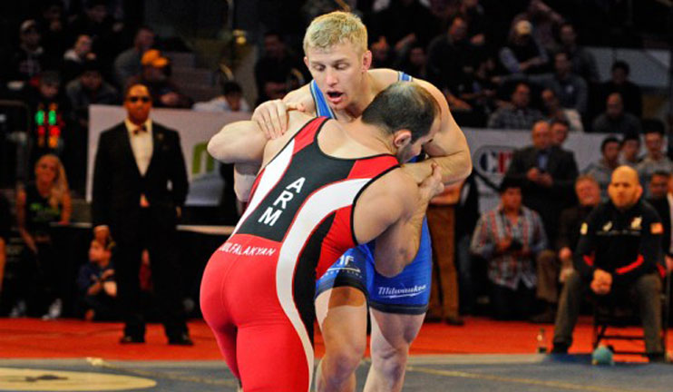 Արսեն Ջուլֆալակյանը փայլուն հաղթանակ է տարել ամերիկացի ըմբիշի նկատմամբ