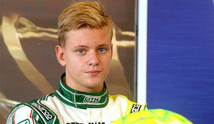 Շումախեր Կրտսերը սկսում է ավտոարշավորդի կարիերան