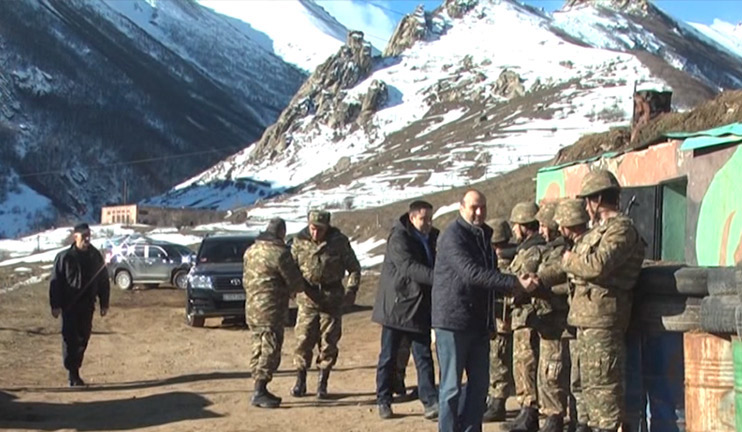 Զանգեզուրի պղնձամոլիբդենային կոմբինատի ղեկավարությունն այցելել է զորամասեր