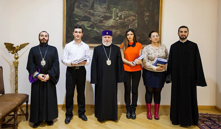 The students who earned the Pontifical scholarship are studying with renewed strength
