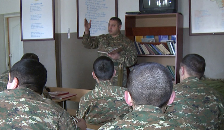 ՀՀ Զինված ուժերում ազդարարվել է 2015-ի ձմեռային ուսումնական փուլի մեկնակը
