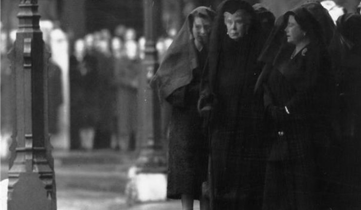 A story of a photo: Three Queens in Mourning