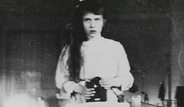 A Story of a Photo: The first selfie