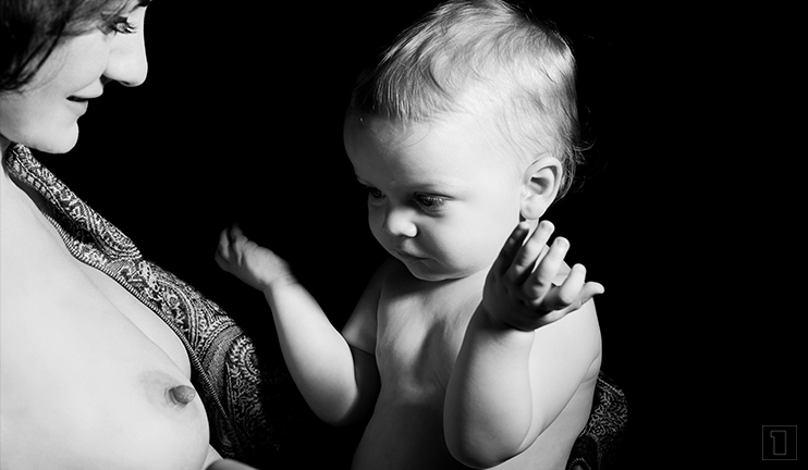 A heartfelt photo shoot on the occasion of Maternity and Beauty Day