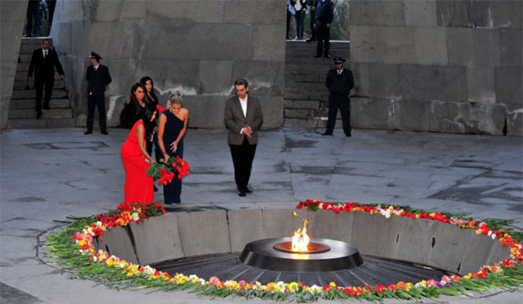 Համաշխարհային մամուլը շարունակում է լուսաբանել Քարդաշյանների այցը Հայաստան