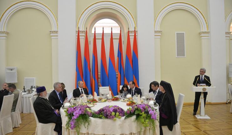 A state dinner was served in presidential residence