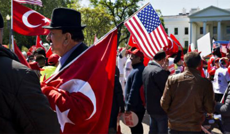 Turks and Azeri tried to interrupt the protest organized in Washington