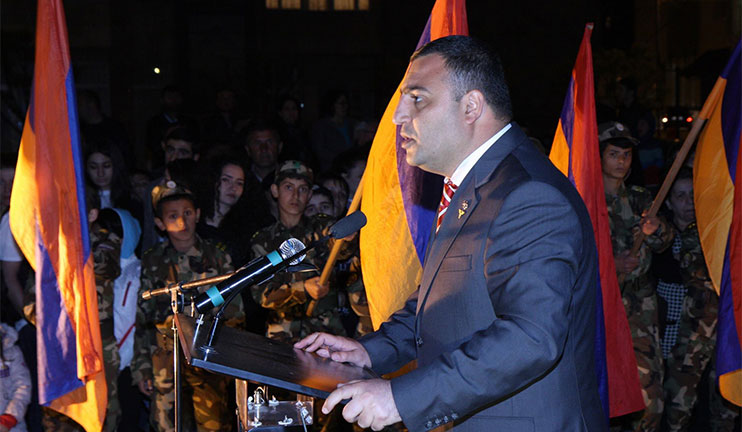 A march with torches was organized in Etchmiadzin in commemoration of the victims of the Genocide