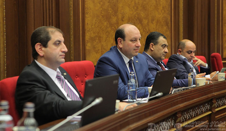 The parliament continued the discussion of the report of the activity of General Prosecutor's Office in 2014