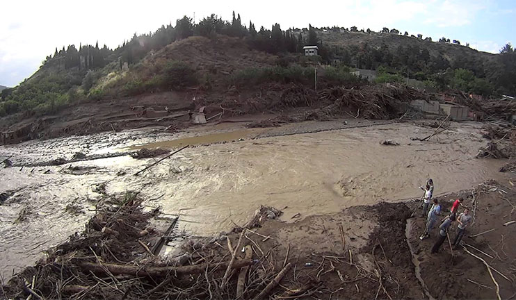 Վրաստանում շարունակվում են ջրհեղեղի հետեւանքների վերացման աշխատանքները