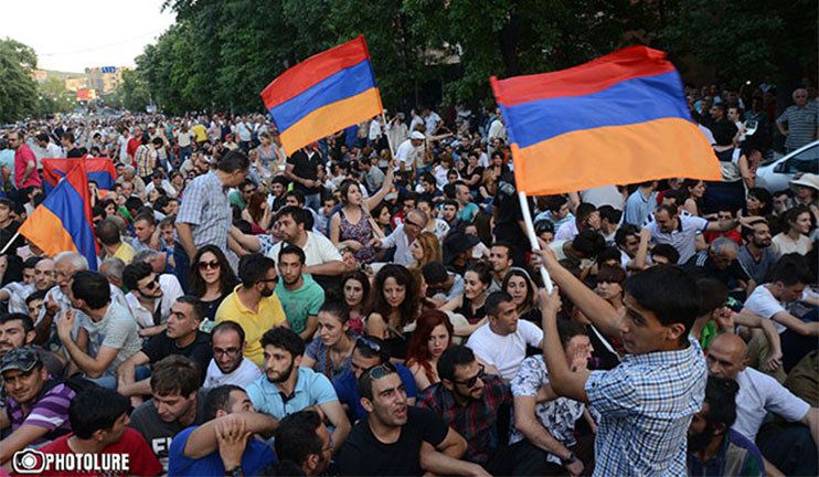 Ոստիկանությունը ցրել է էլեկտրաէներգիայի թանկացման դեմ ցույցը