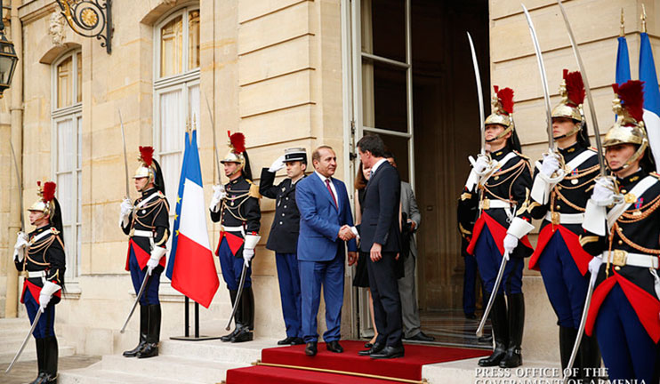 Հովիկ Աբրահամյանը Փարիզում հանդիպել է Ֆրանսիայի ԱԺ նախագահի եւ վարչապետի հետ
