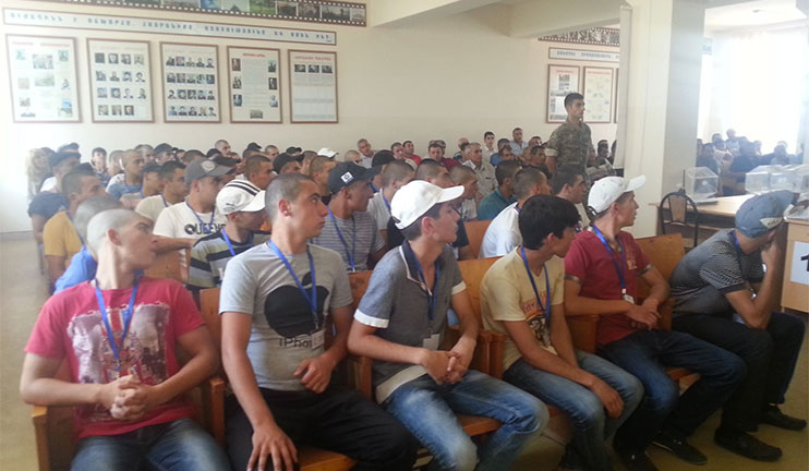 Ամառային զորակոչ` դարձյալ հուզումնալից պահեր