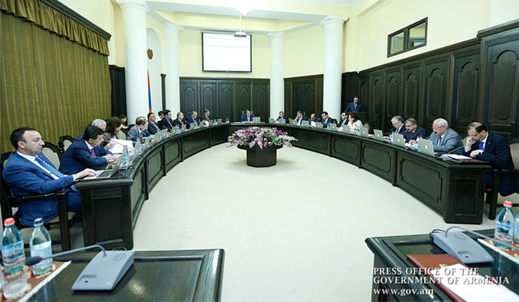 Why the employees of Nairit continue to complain?