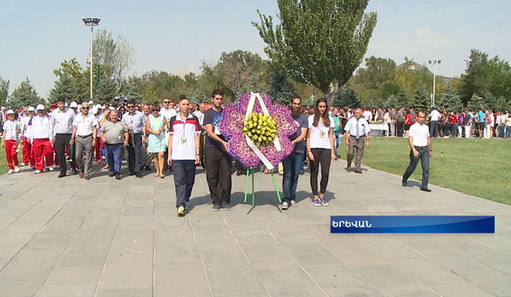The participants of the Pan-Armenian games visited the memorial complex of Tsitsernakaberd