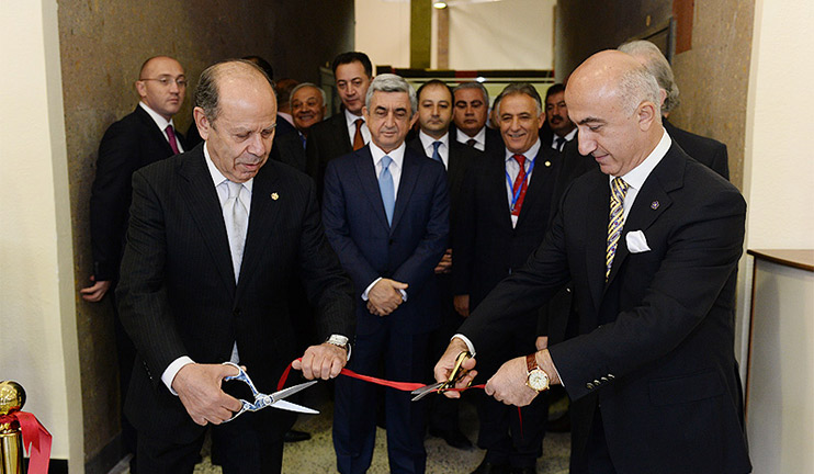 The President Attends “Yerevan Show - 2014” Jewelry Exhibition