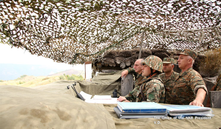 Բակո Սահակյանն այցելել է սահմանային գծում հերթապահություն իրականացնող զինծառայողներին