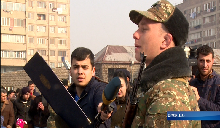 Զինվորական երդման արարողությունը՝ եկեղեցու օրհնությամբ