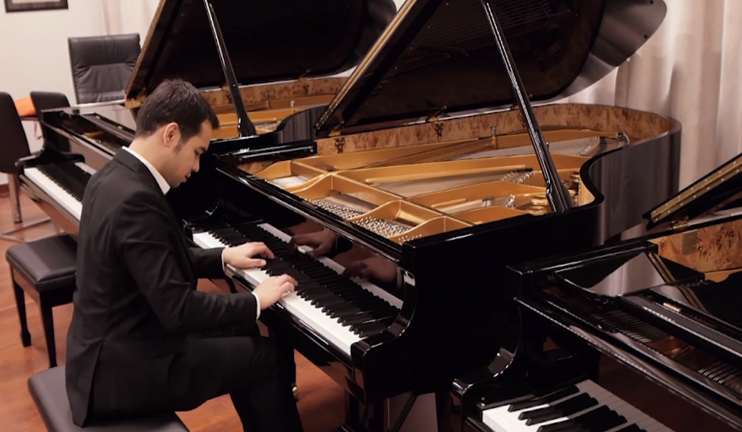 4 դաշնամուր մեկ բեմում