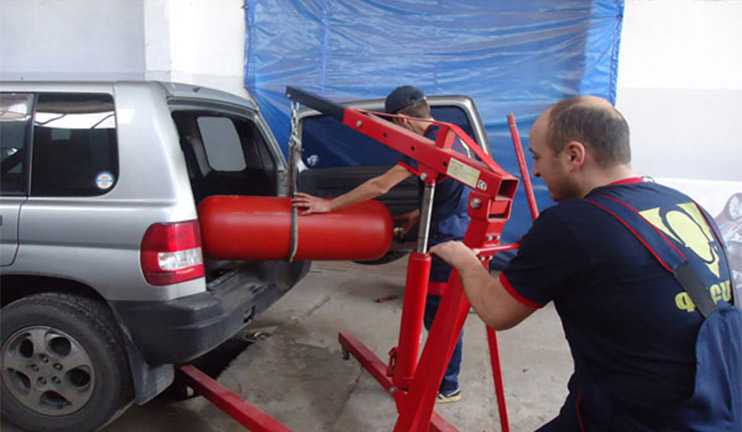 The executive to regulate security issue of car gas cylinders