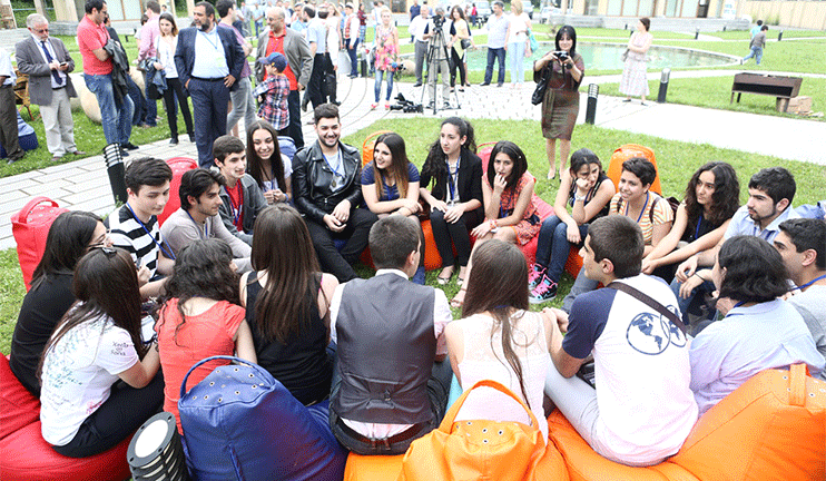 Representatives of Dilijan Intrenational Scool present admission procedure