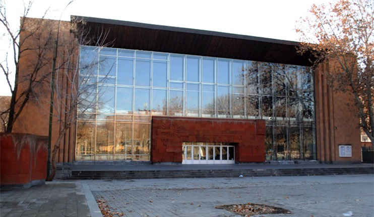 «Արեւներ» մանկապատանեկան անսամբլի խորհրդանշական համերգը