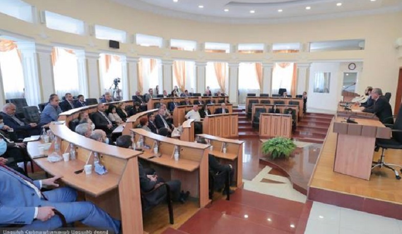 Արցախի խորհրդարանում ընդունել են ՀՀ ԱԺ նախագահ Արարատ Միրզոյանի գլխավորած պատվիրակությանը
