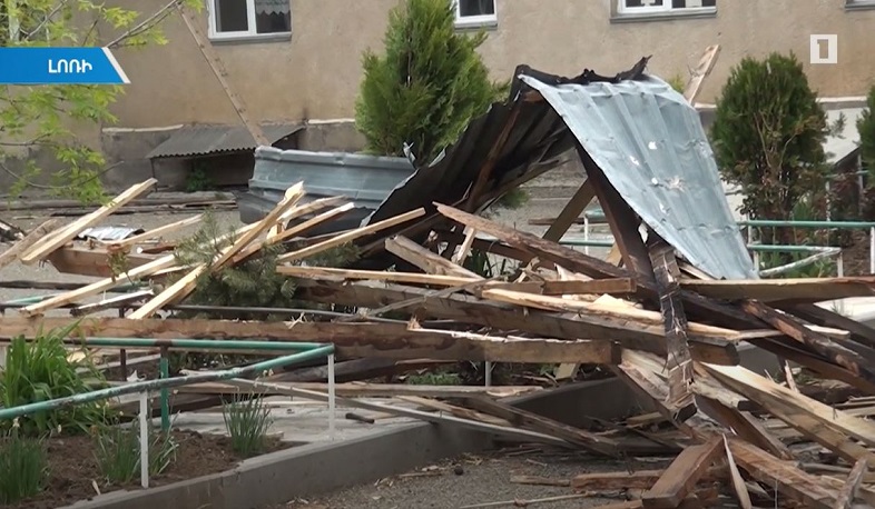 Ուժգին քամին ավերածություններ է գործել Երևանում և մարզերում