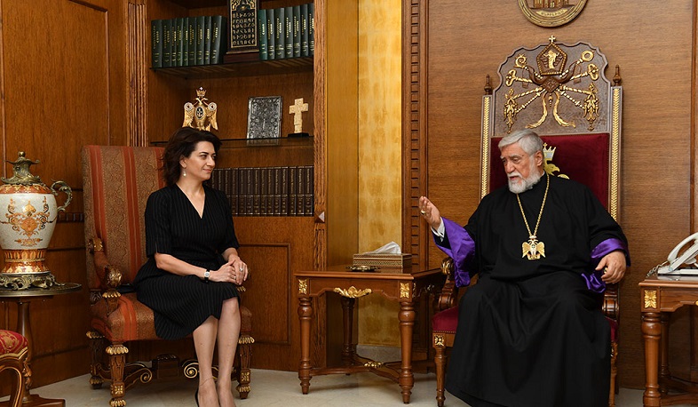 Աննա Հակոբյանը հեռախոսազրույց է ունեցել Արամ Առաջինի հետ