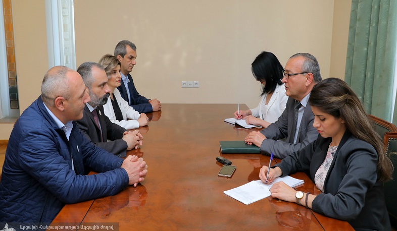Արցախի ԱԺ նախագահը հանդիպել է արտախորհրդարանական երեք ուժերի հետ
