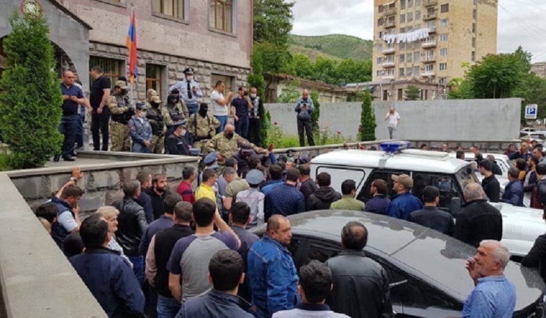 Կապանի բաժնում ձերբակալվածների նկատմամբ ենթադրյալ բռնություն կիրառելու դեպքով նյութեր են նախապատրաստվում. ՀՔԾ