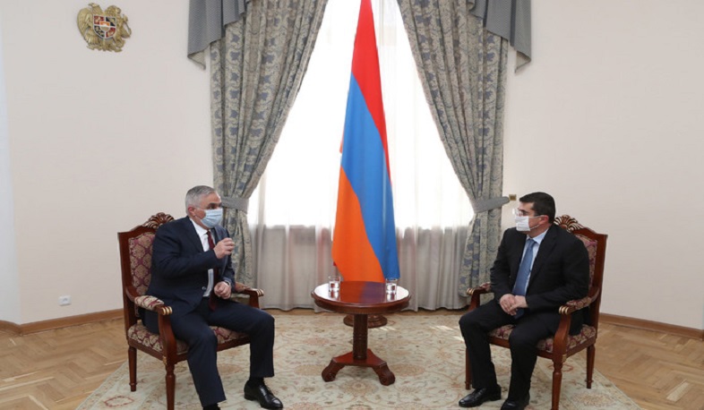 Մհեր Գրիգորյանը հանդիպել է Արայիկ Հարությունյանի հետ