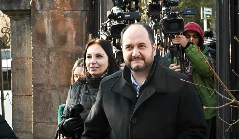 Արայիկ Հարությունյանը հեռախոսազրույց է ունեցել Արցախի ԿԳՍ ներկա ու նախկին նախարարների հետ