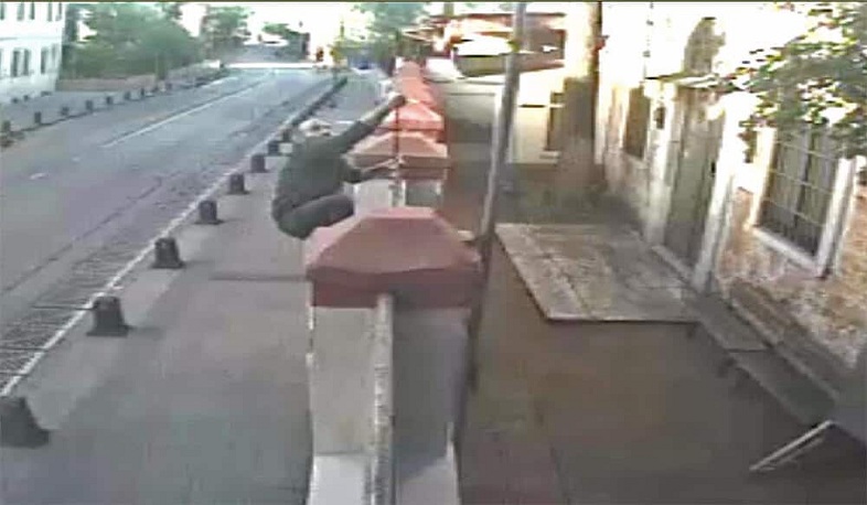 Ստամբուլի հայկական եկեղեցու դարպասի խաչը պոկած անձը կալանավորվել է. Ermenihaber