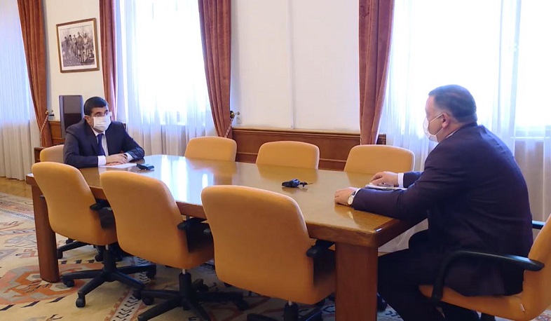 ԱՀ նախագահը Ստեփանակերտի քաղաքապետի հետ քննարկել է բնակարանաշինության հարցը