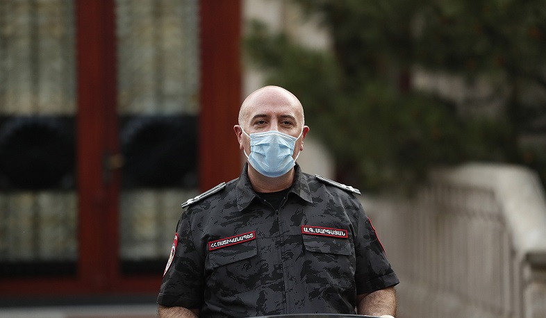 Երբ ուժ չենք կիրառում, ասում են՝ մեղմ եք, թավշյա եք, երբ կիրառում ենք, դիտարկում են բռնություն