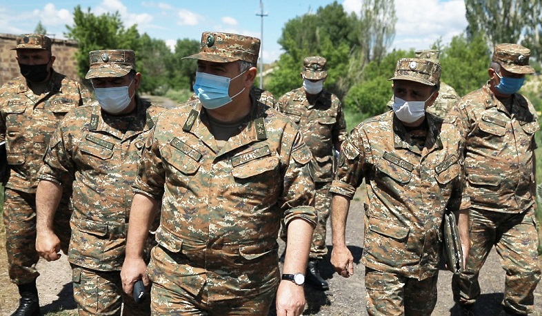 Զինված  ուժերի գլխավոր շտաբի պետը եղել է զորամասերից մեկում