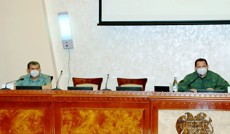 Դավիթ Տոնոյանը ՊՆ, ԶՈՒ ԳՇ ղեկավար կազմին է ներկայացրել գեներալ-լեյտենանտ Օնիկ Գասպարյանին