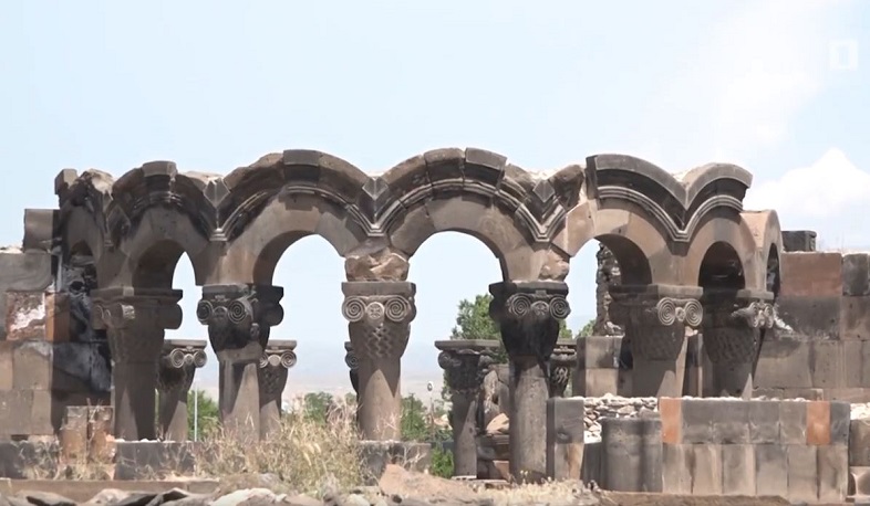 Զվարթնոց տաճարի բեկորները քայքայվում են