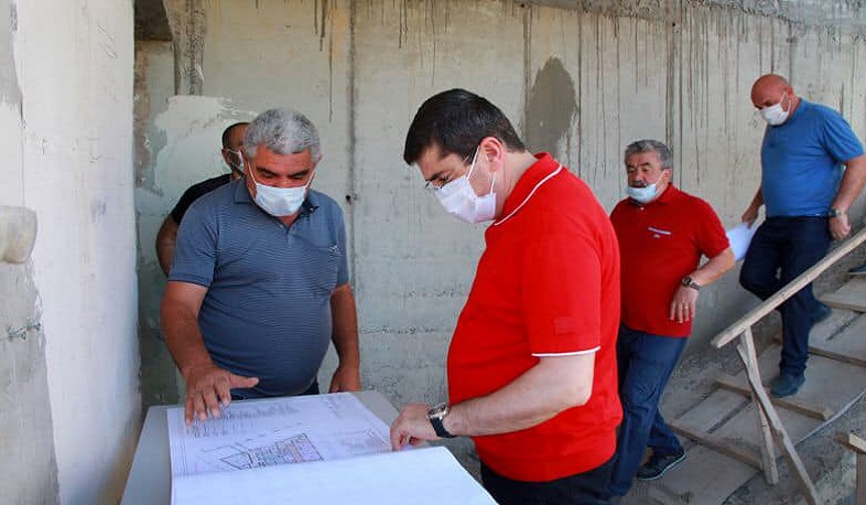 ԱՀ նախագահը հանձնարարել է ավարտել Մոր և մանկան առողջության պահպանման նոր կենտրոնի կիսակառույց շենքերի շինարարությունը