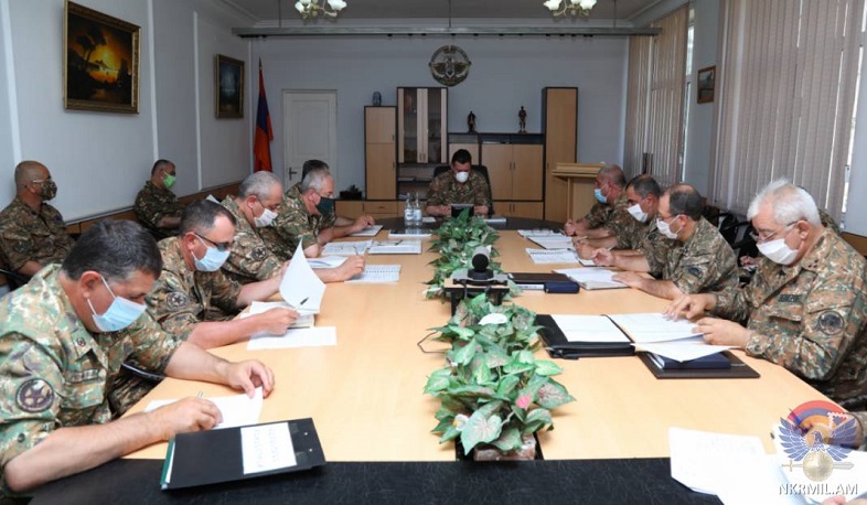 Ջալալ Հարությունյանը ծառայողական խորհրդակցություն է անցկացրել