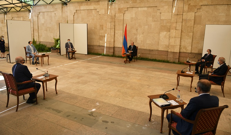Նախագահը հանդիպում է ունեցել մի խումբ գործարարների հետ
