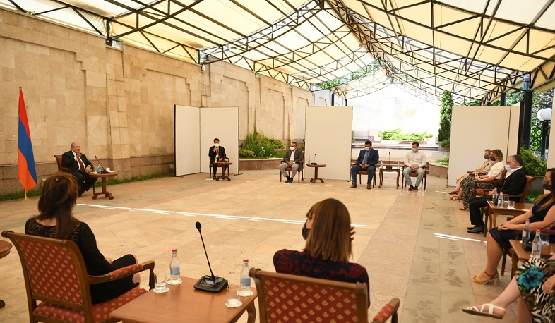 Ձեր կողմից իսկապես համարձակ քայլ է գալ Հայաստան. նախագահը հյուրընկալել է ֆրանսիացի բուժաշխատողներին