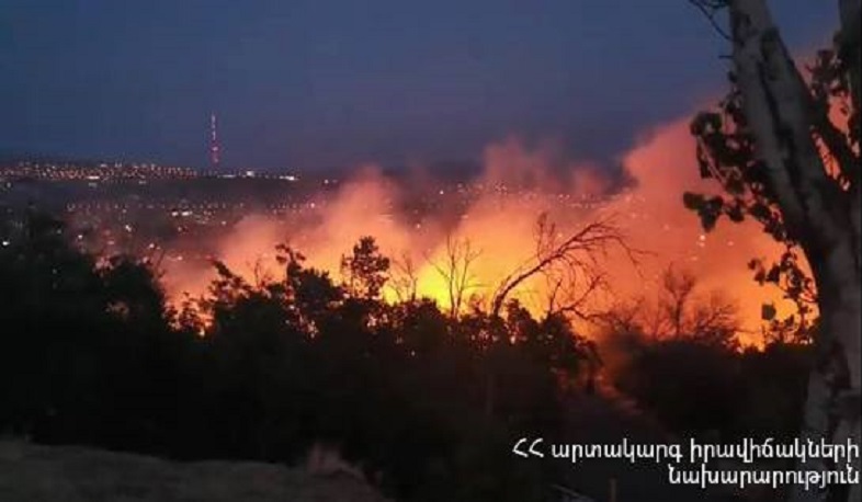 Խոշոր հրդեհը հաջողվել է մարել. հրդեհաշիջման աշխատանքներին ներգրավվել է մոտ 120 փրկարար ծառայող. ԱԻՆ