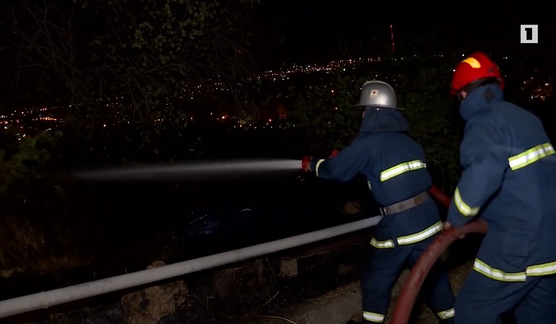 Ծիծեռնակաբերդի հուշահամալիրի հարակից անտառում բռնկված հրդեհի պատճառը, նախնական վարկածով, հրավառությունն է