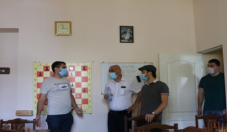 Հայրապետյանը ծանոթացել է Երևանի 2 շախմատի մարզադպրոցի խնդիրներին