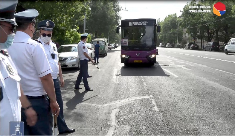 Կանգնած ուղևորներ և առանց դիմակի վարորդներ՝ Էրեբունի համայնքում