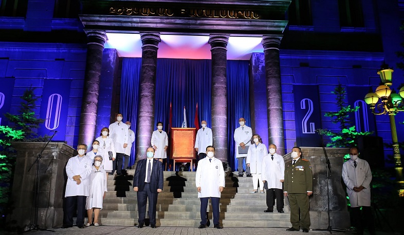 Բժիշկների շարքերը համալրվեցին 889 երդվյալով