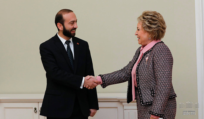 Ararat Mirzoyan congratulated Valentina Matvienko on the referendum