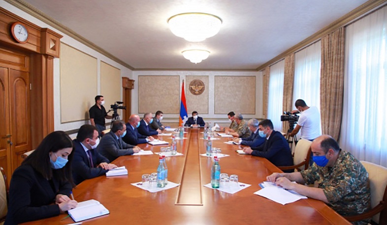 Արցախի նախագահը ՊԲ սպաների բնակարանային ապահովության հարցերին նվիրված խորհրդակցություն է անցկացրել
